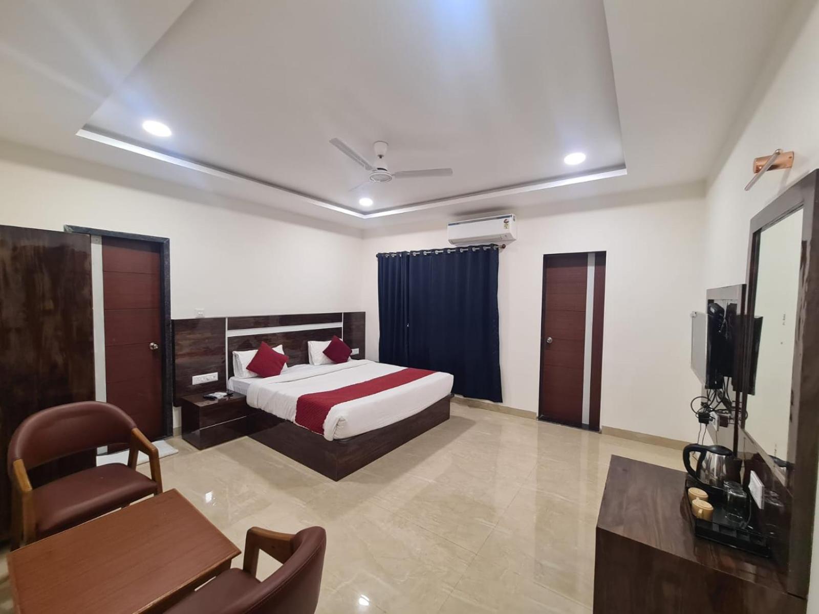 Hill View Hotel By Bil Лонавала Экстерьер фото